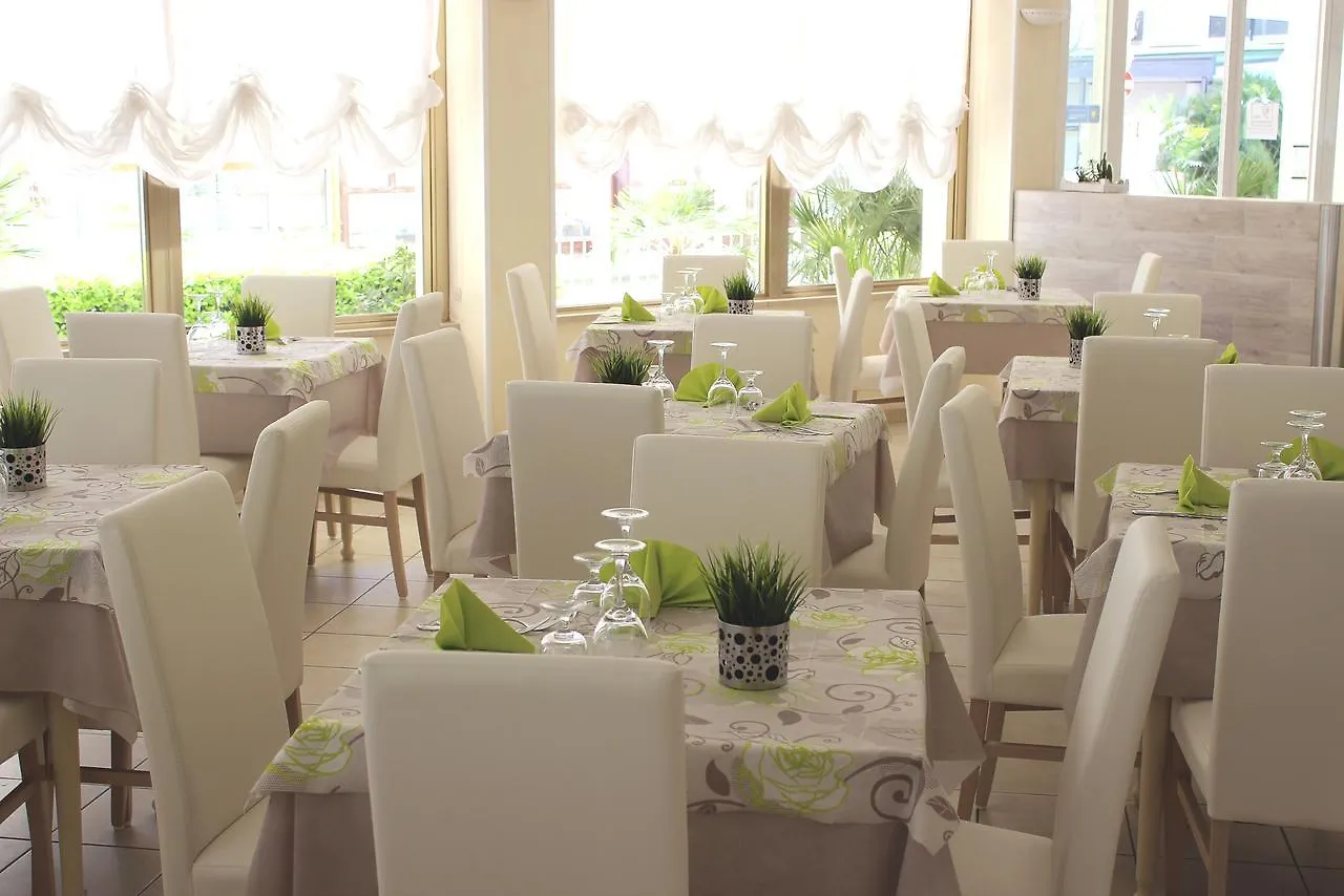 Hotel 4 Stagioni Riccione 2*,