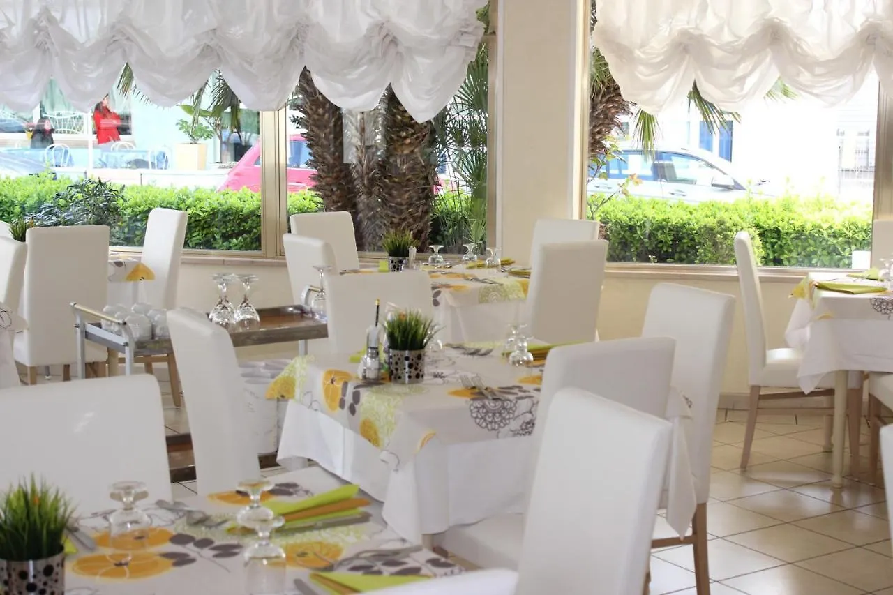 Hotel 4 Stagioni Riccione 2*,