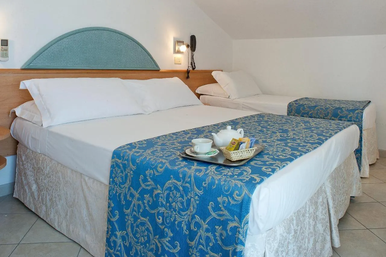Hotel 4 Stagioni リッチョーネ