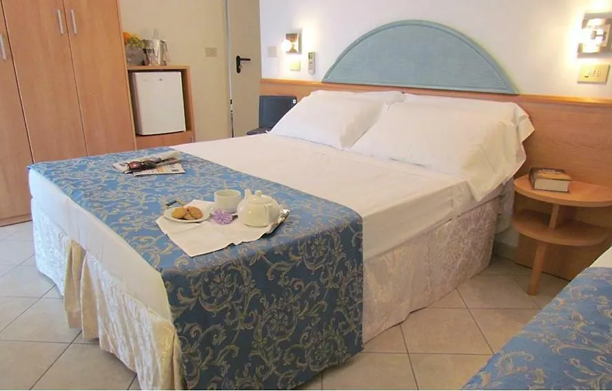 Hotel 4 Stagioni Riccione 2*,  Italy