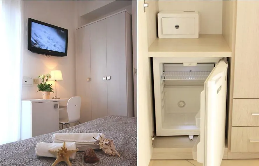 Hotel 4 Stagioni Riccione 2*,  Italy